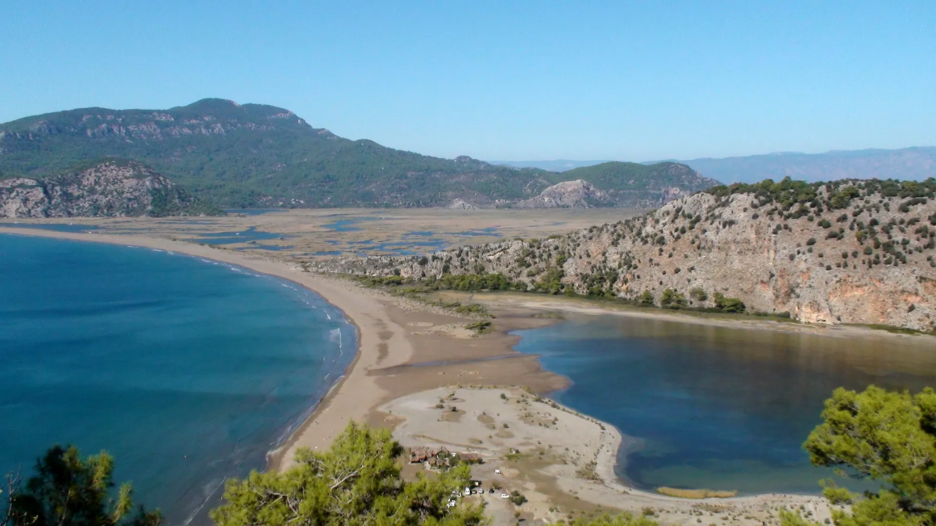İztuzu Beach with its lagoon and the Dalyan Delta behind